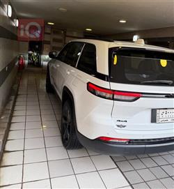 جیپ گراند شیرۆکی